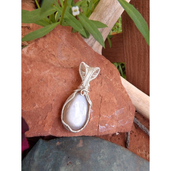 Sterling Silver Moonstone Pendant - Picture 3 of 10